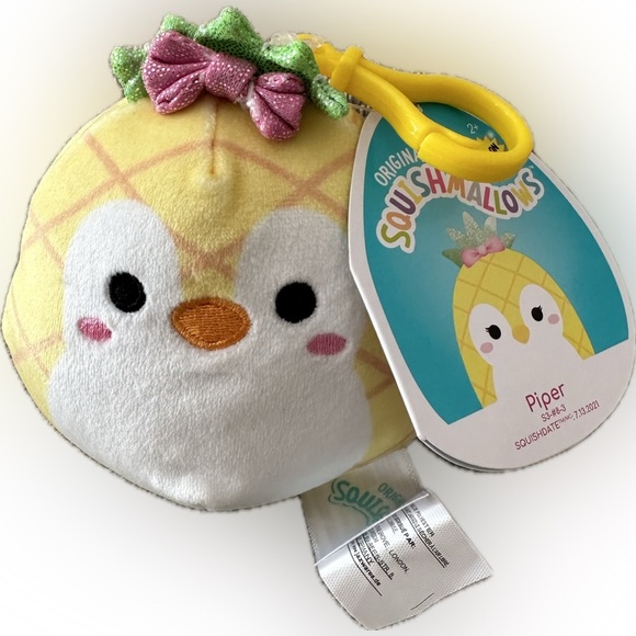 Nwt  🐧 🍍3"  Piper the Penguin as Pineapple Clip On Squishmallow - Picture 1 of 3